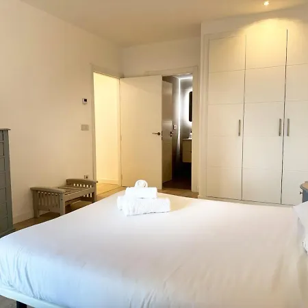 Ocean View Balcony - New 3bed 6pax Διαμέρισμα Βίγκο