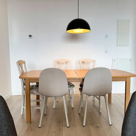 Ocean View Balcony - New 3bed 6pax Apartment