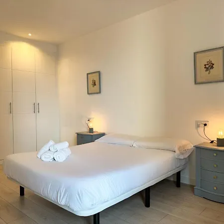 Ocean View Balcony - New 3bed 6pax * Βίγκο