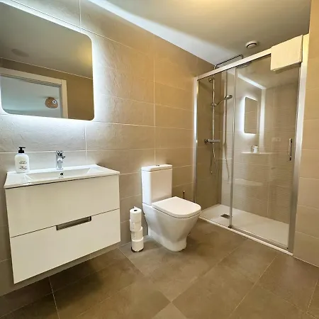 Ocean View Balcony - New 3bed 6pax Apartment *