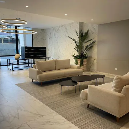 Ocean View Balcony - New 3bed 6pax Βίγκο