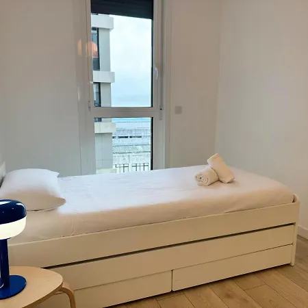 Ocean View Balcony - New 3bed 6pax Apartment